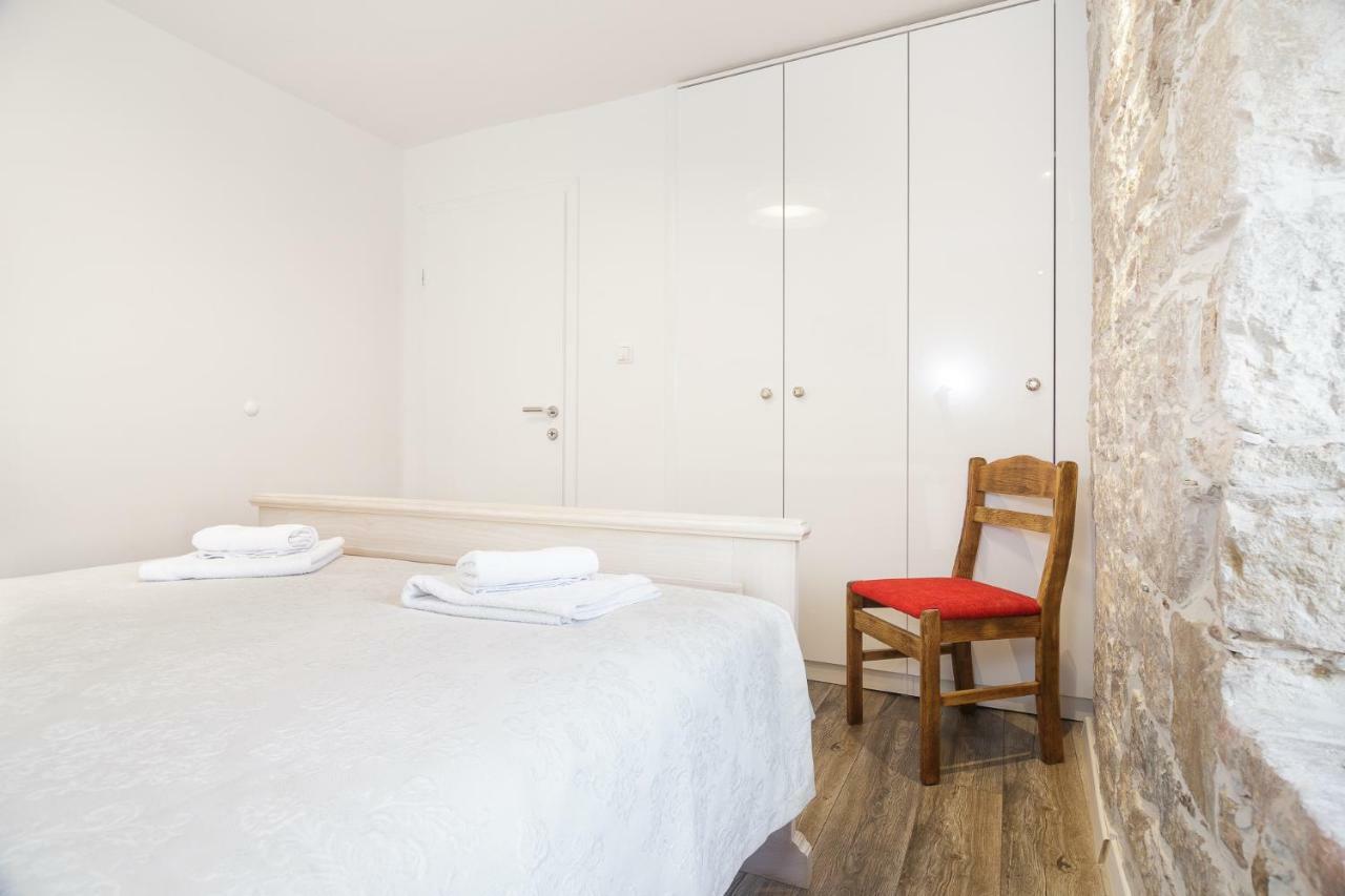 Stone Apartman Varos สปลิท ภายนอก รูปภาพ